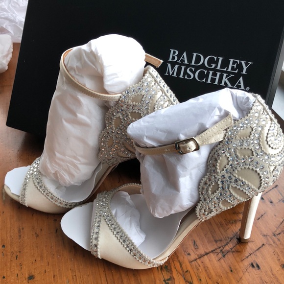 Badgley Mischka Roxy Ankle Strap Evening Shoe IVORY - Picture 16 of 17